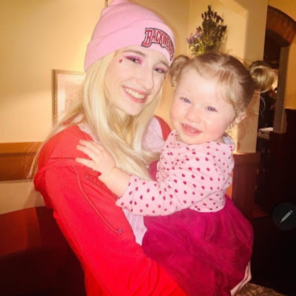 Meet your Posher, Taylor - Picture 1 of 1